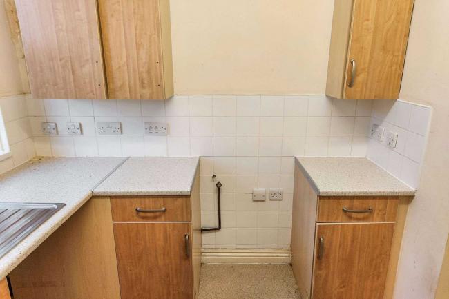 51 Rossall Road, Leeds, West Yorkshire, LS8 5BQ
 5