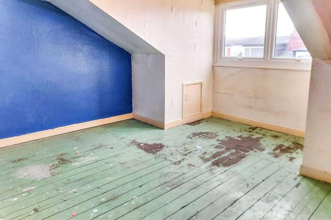 51 Rossall Road, Leeds, West Yorkshire, LS8 5BQ
 5