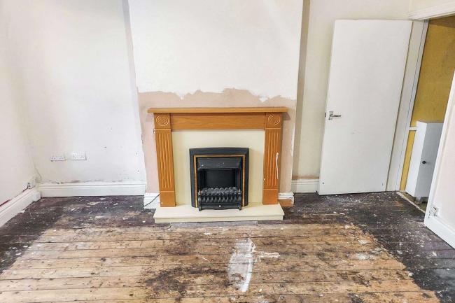 51 Rossall Road, Leeds, West Yorkshire, LS8 5BQ
 5