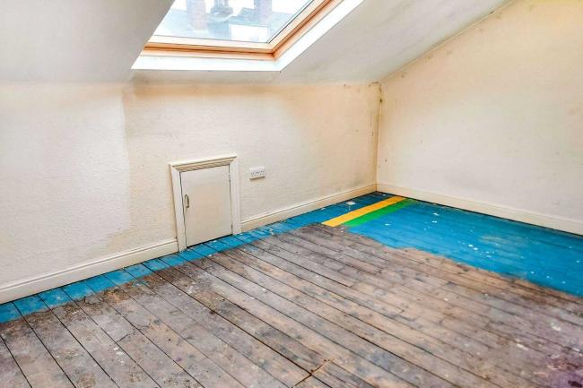 51 Rossall Road, Leeds, West Yorkshire, LS8 5BQ
 5