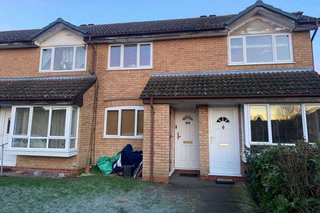 55 Shackleton Way, Woodley, Reading, Berkshire, RG5 4UU
 3