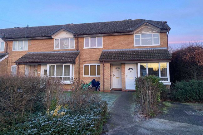 55 Shackleton Way, Woodley, Reading, Berkshire, RG5 4UU
 3