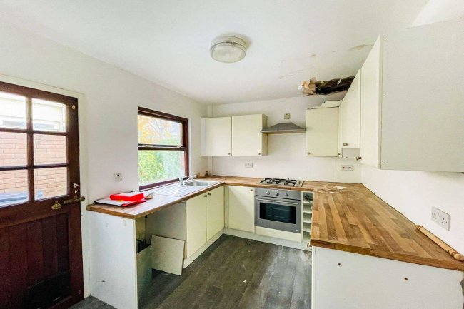 10 Roseberry Terrace, Frieze Hill, Taunton, Somerset, TA1 1EZ 1