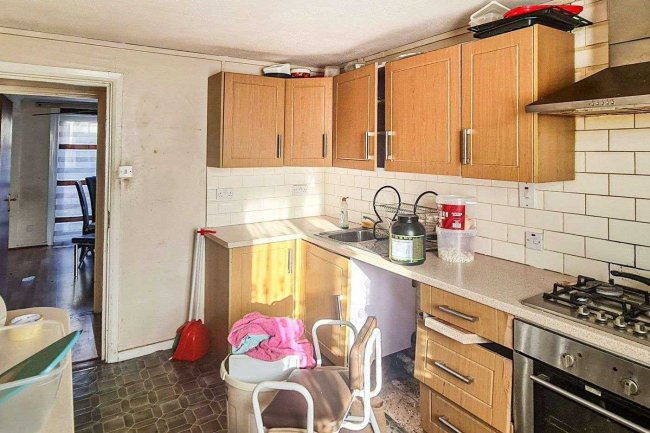 13 Muir Street, North Woolwich, London, E16 2HL 5