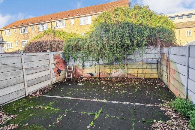 13 Muir Street, North Woolwich, London, E16 2HL 5