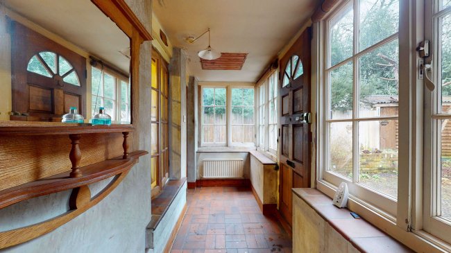 Stable Cottage, Brooklands Lane, Weybridge, KT13 8UX
 2