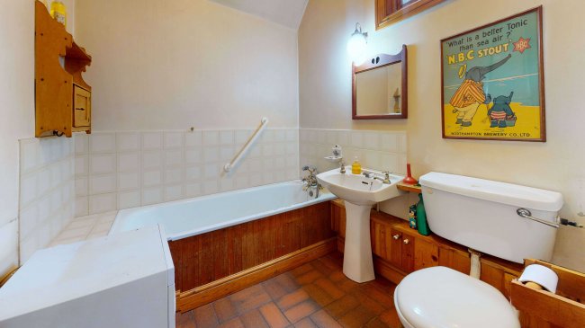 Stable Cottage, Brooklands Lane, Weybridge, KT13 8UX
 2