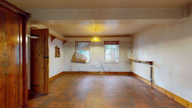 Stable Cottage, Brooklands Lane, Weybridge, KT13 8UX
 2