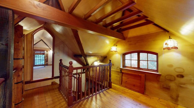 Stable Cottage, Brooklands Lane, Weybridge, KT13 8UX
 2