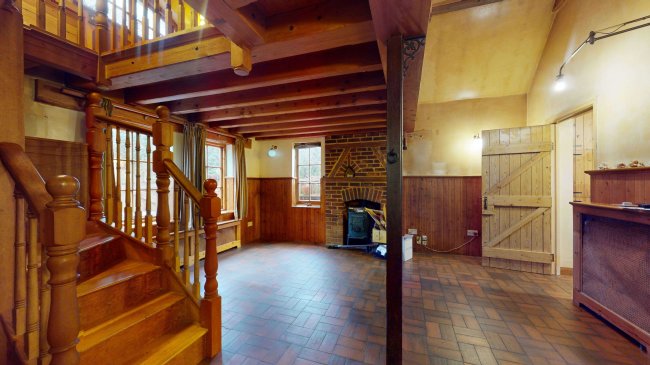 Stable Cottage, Brooklands Lane, Weybridge, KT13 8UX
 2