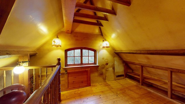 Stable Cottage, Brooklands Lane, Weybridge, KT13 8UX
 2