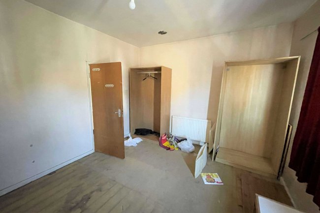 2 Dunkeld Road, Thornton Heath, London SE25 6QH
 7