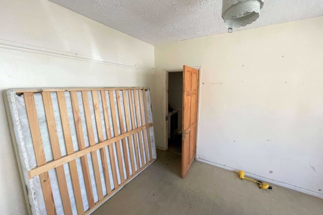 2 Dunkeld Road, Thornton Heath, London SE25 6QH
 7