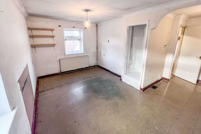 7 Knight Way, Dunmow, Essex, CM6 1UL 2