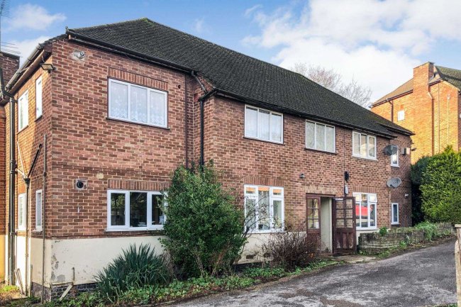 5 Sandford Court, Aldershot, Hampshire GU11 3AH
 8