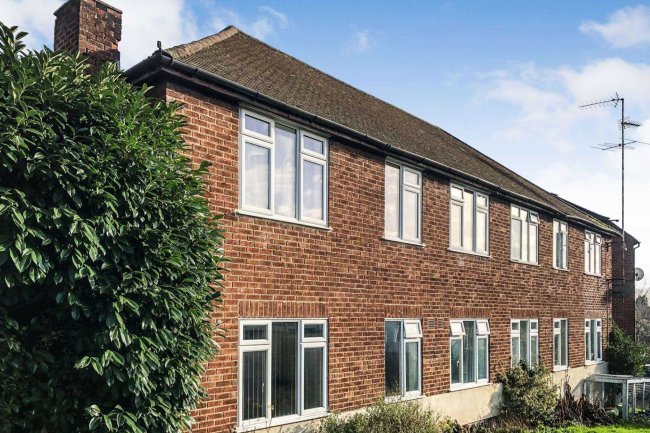 5 Sandford Court, Aldershot, Hampshire GU11 3AH
 8