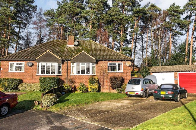 4 Kings Keep, Fleet, Hampshire GU52 7UW
 6