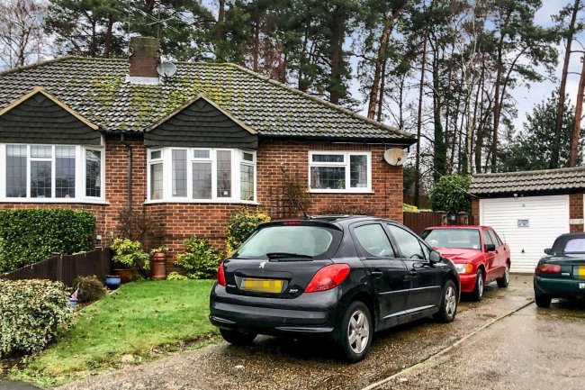 4 Kings Keep, Fleet, Hampshire GU52 7UW
 6