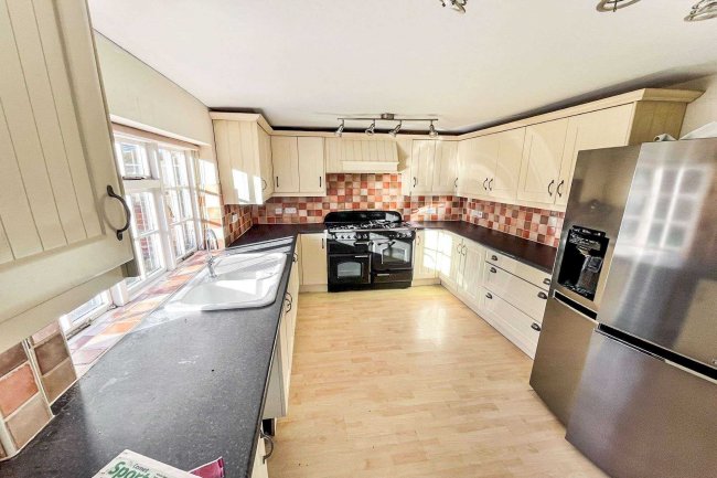 17 Orchard Road, Stevenage SG1 3HE 4