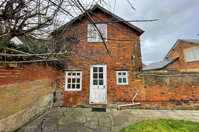 17 Orchard Road, Stevenage SG1 3HE 4