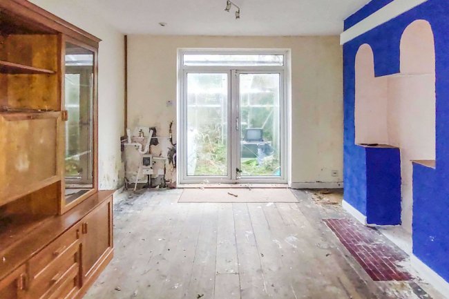 51 Underlane, Plympton, Plymouth PL7 1QX
 4