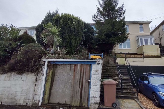 51 Underlane, Plympton, Plymouth PL7 1QX
 4