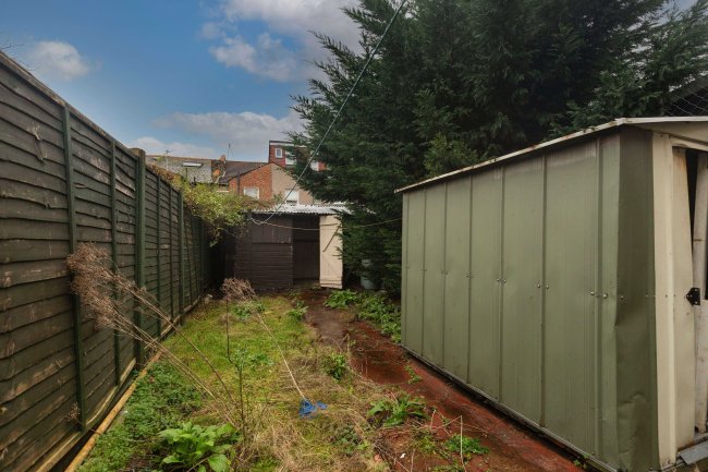 52 Khartoum Road, Tooting, London SW17 0HZ 8