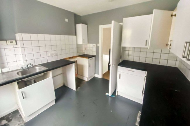 13A & 13B Thirsk Road, Battersea, London, SW11 5SU  10