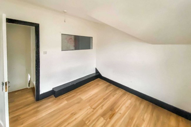 13A & 13B Thirsk Road, Battersea, London, SW11 5SU  10