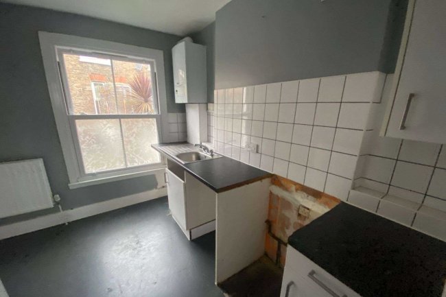 13A & 13B Thirsk Road, Battersea, London, SW11 5SU  10