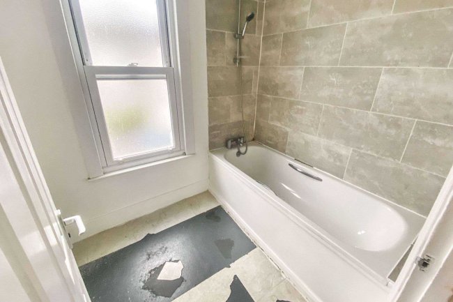 13A & 13B Thirsk Road, Battersea, London, SW11 5SU  10