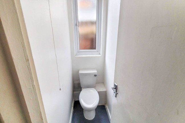 65B Bennerley Road, Battersea, London, SW11 6DR  10