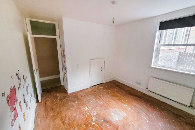 65B Bennerley Road, Battersea, London, SW11 6DR  10