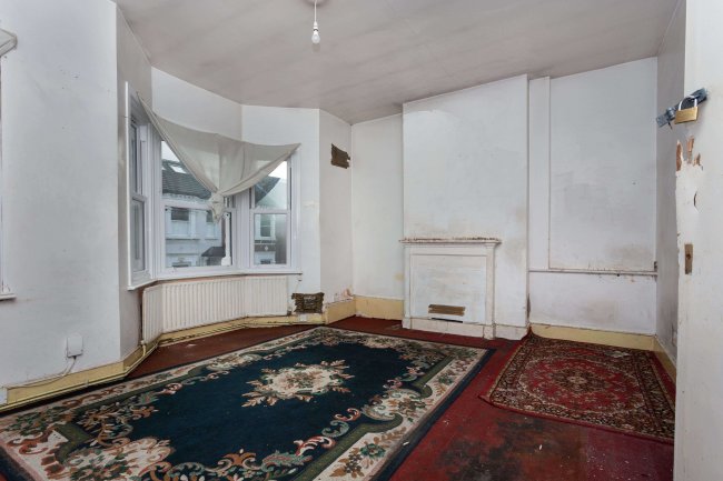 34B Aliwal Road, Battersea, London, SW11 1RD
 1