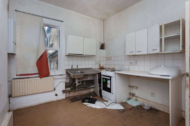 34B Aliwal Road, Battersea, London, SW11 1RD
 1