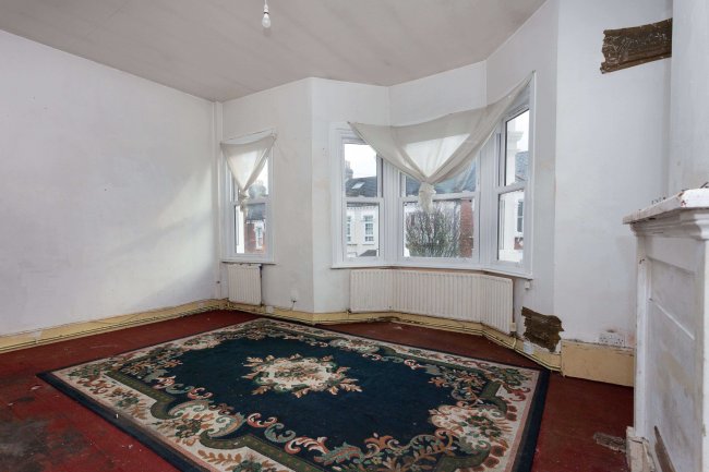 34B Aliwal Road, Battersea, London, SW11 1RD
 1