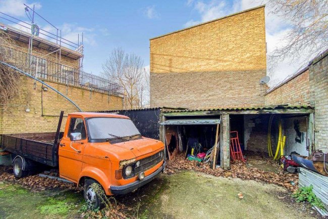 Garages 1-5 and 7 & 8, 
Findon Lodge, Popham Street, London, N1 8QL 8