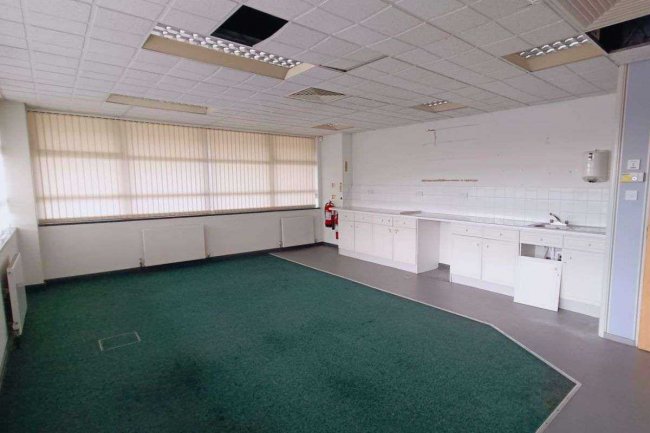 Sedgemoor House, Deane Gate Avenue, Taunton, TA1 2UF 5