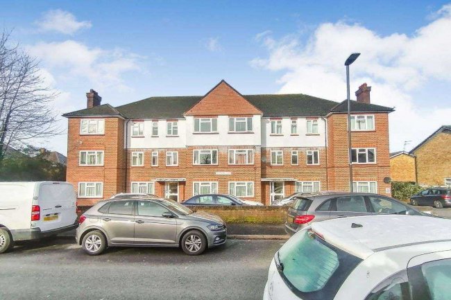 Loft Space, 1-9 Devonshire Court, Devonshire Road, Pinner HA5 4NE 4
