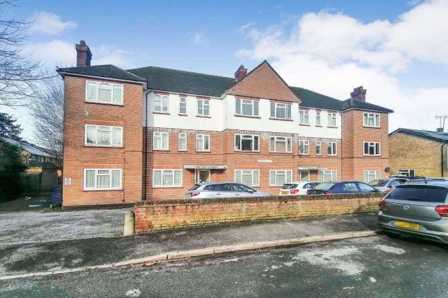 Loft Space, 1-9 Devonshire Court, Devonshire Road, Pinner HA5 4NE 4