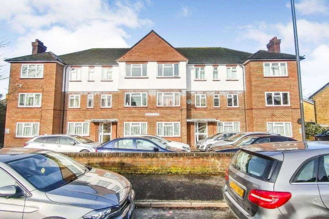 Loft Space, 1-9 Devonshire Court, Devonshire Road, Pinner HA5 4NE 4