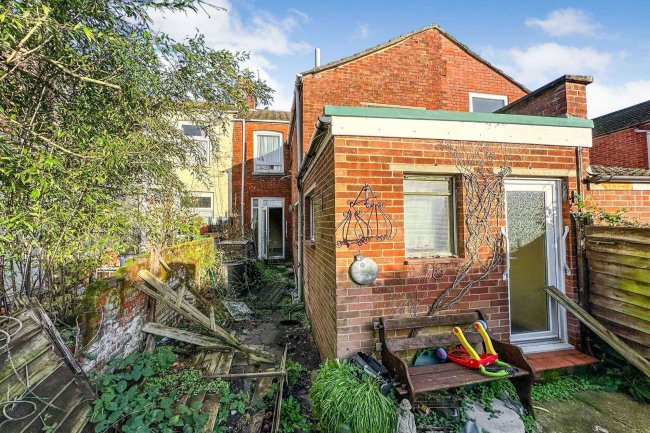 14 Oxford Avenue, Southampton, Hampshire, SO14 0BP 3