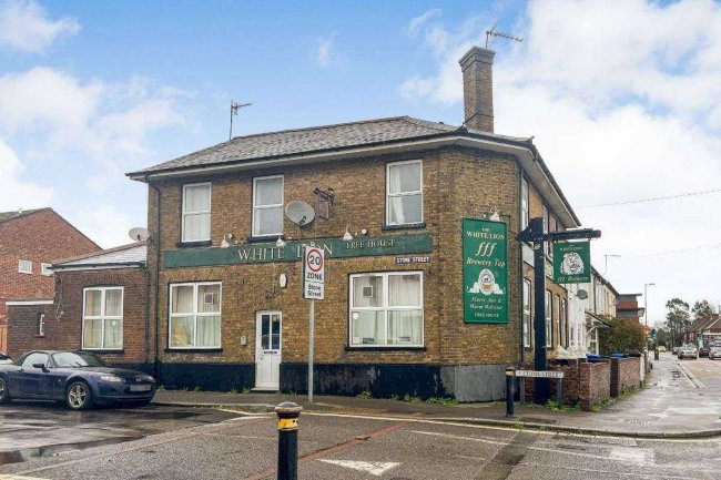 White Lion Public House, 20 Lower Farnham Road, Aldershot GU12 4EA 2