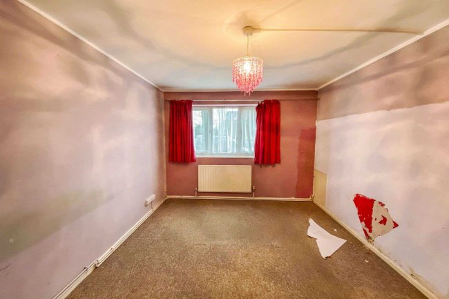 31 Arundel Court, North Finchley, London, N12 9NG 5