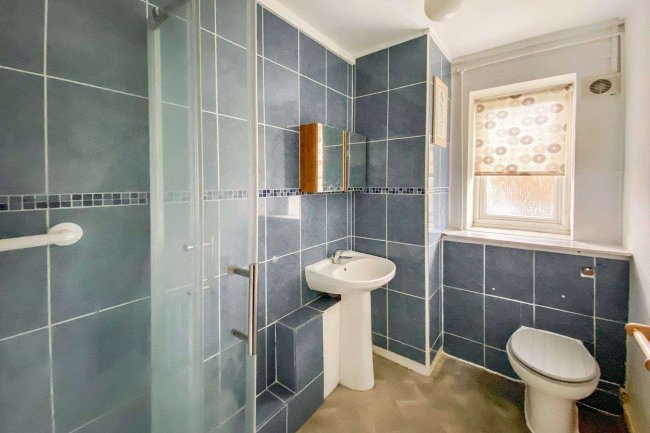 31 Arundel Court, North Finchley, London, N12 9NG 5