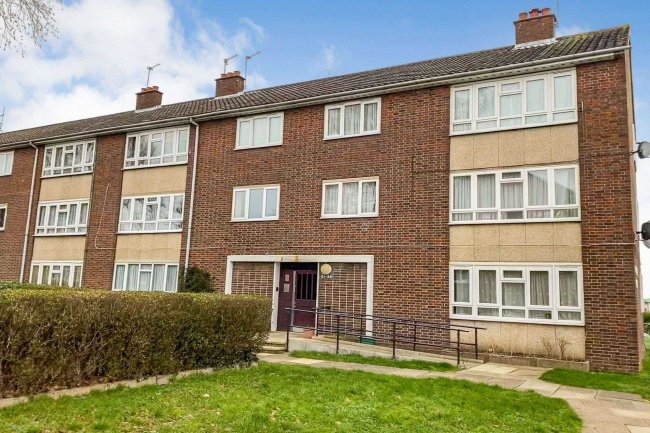 31 Arundel Court, North Finchley, London, N12 9NG 5