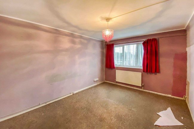 31 Arundel Court, North Finchley, London, N12 9NG 5