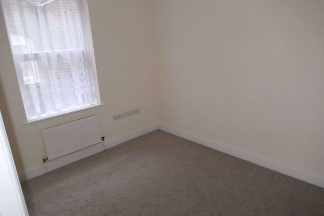 Flat 1, 35 Chatsworth Road, Croydon, Surrey, CR0 1HE 3