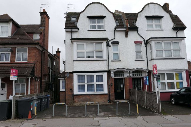 Flat 1, 35 Chatsworth Road, Croydon, Surrey, CR0 1HE 3