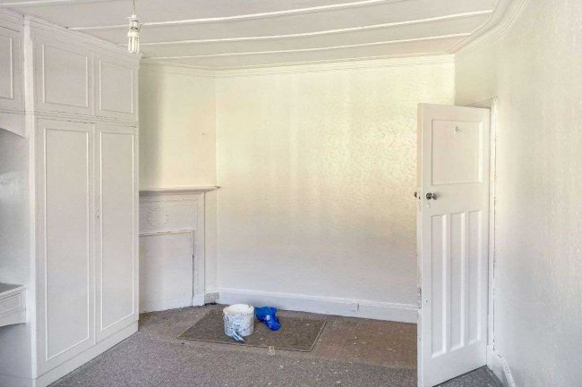 9 Alyth Gardens, Temple Fortune, London NW11 7EN 8